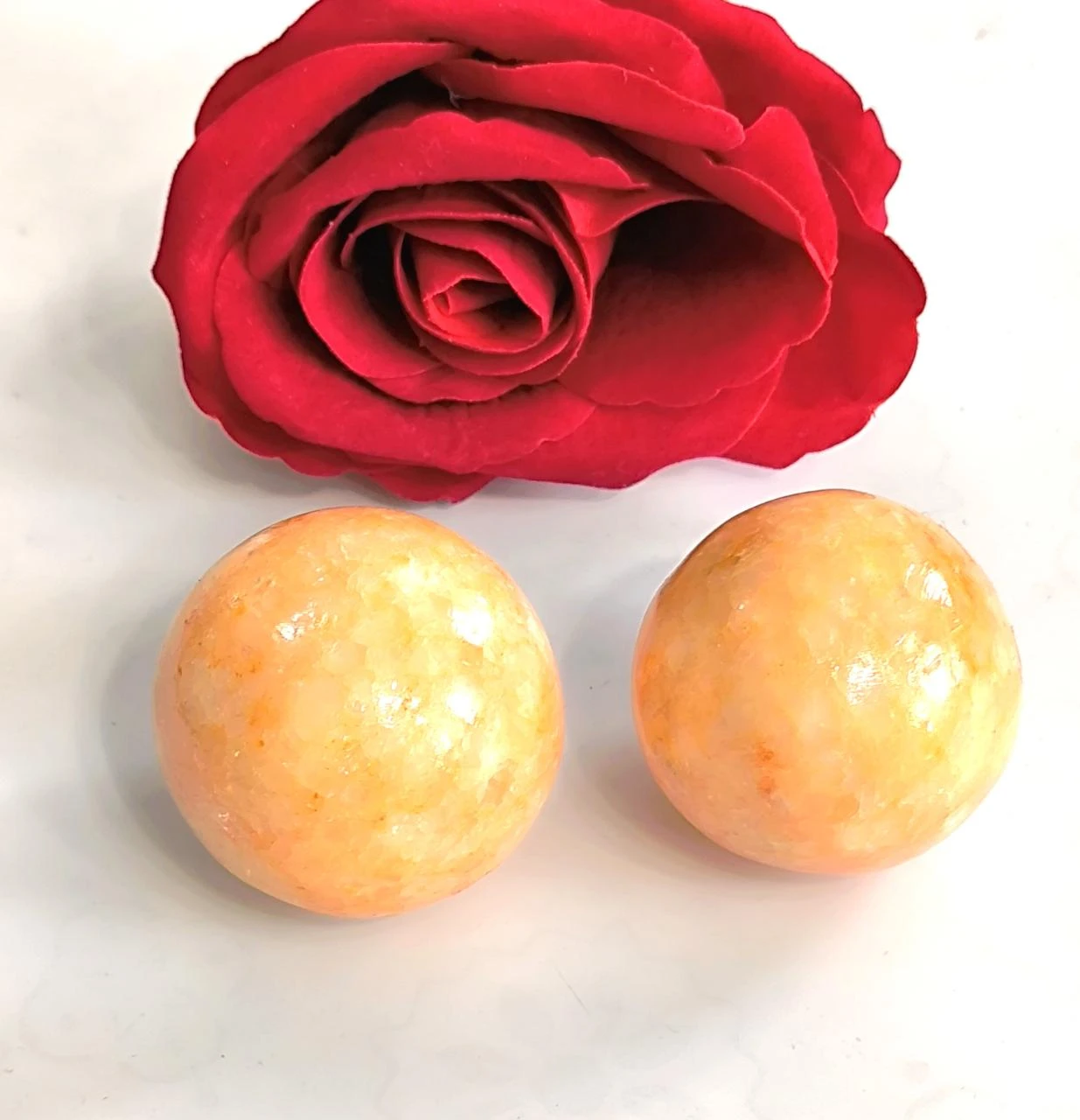 2 grote natuurlijke kalkstenen chakra lithotherapie energie bollen – photo 2